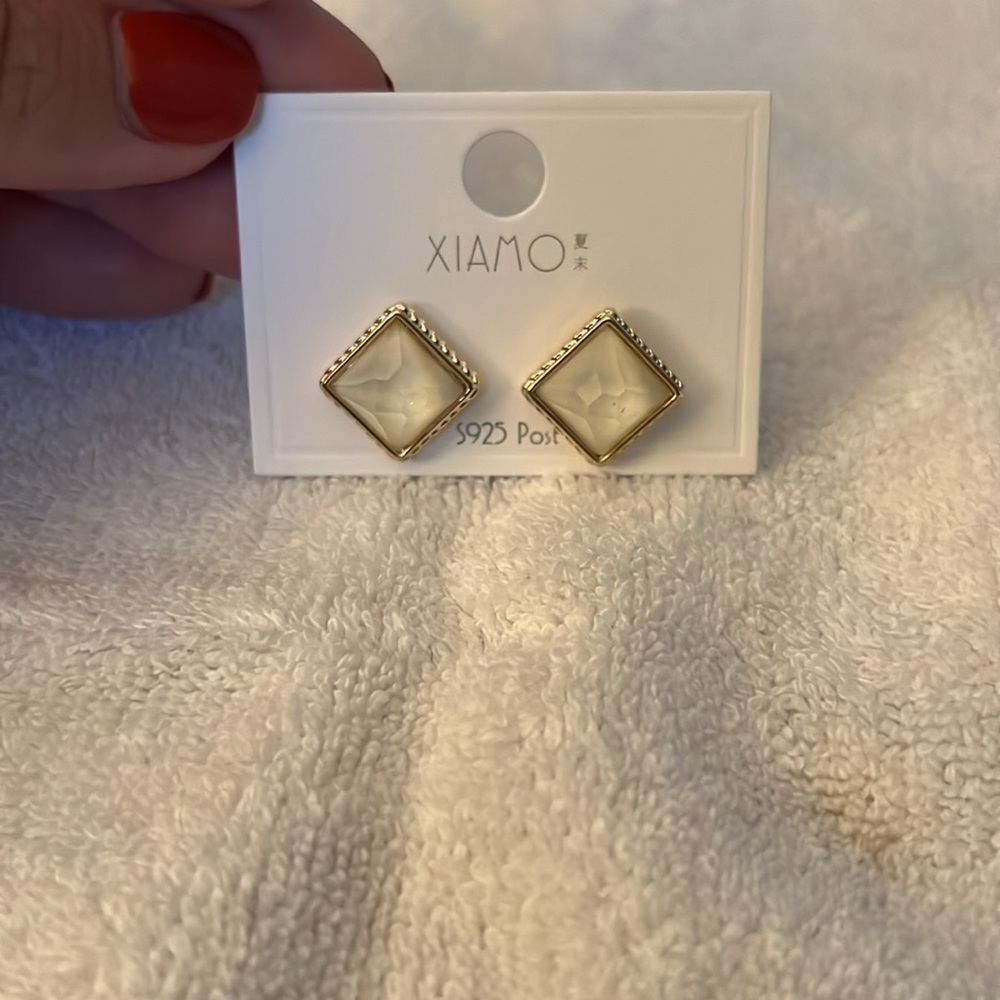 New clear stone earrings - Picture 5 of 5